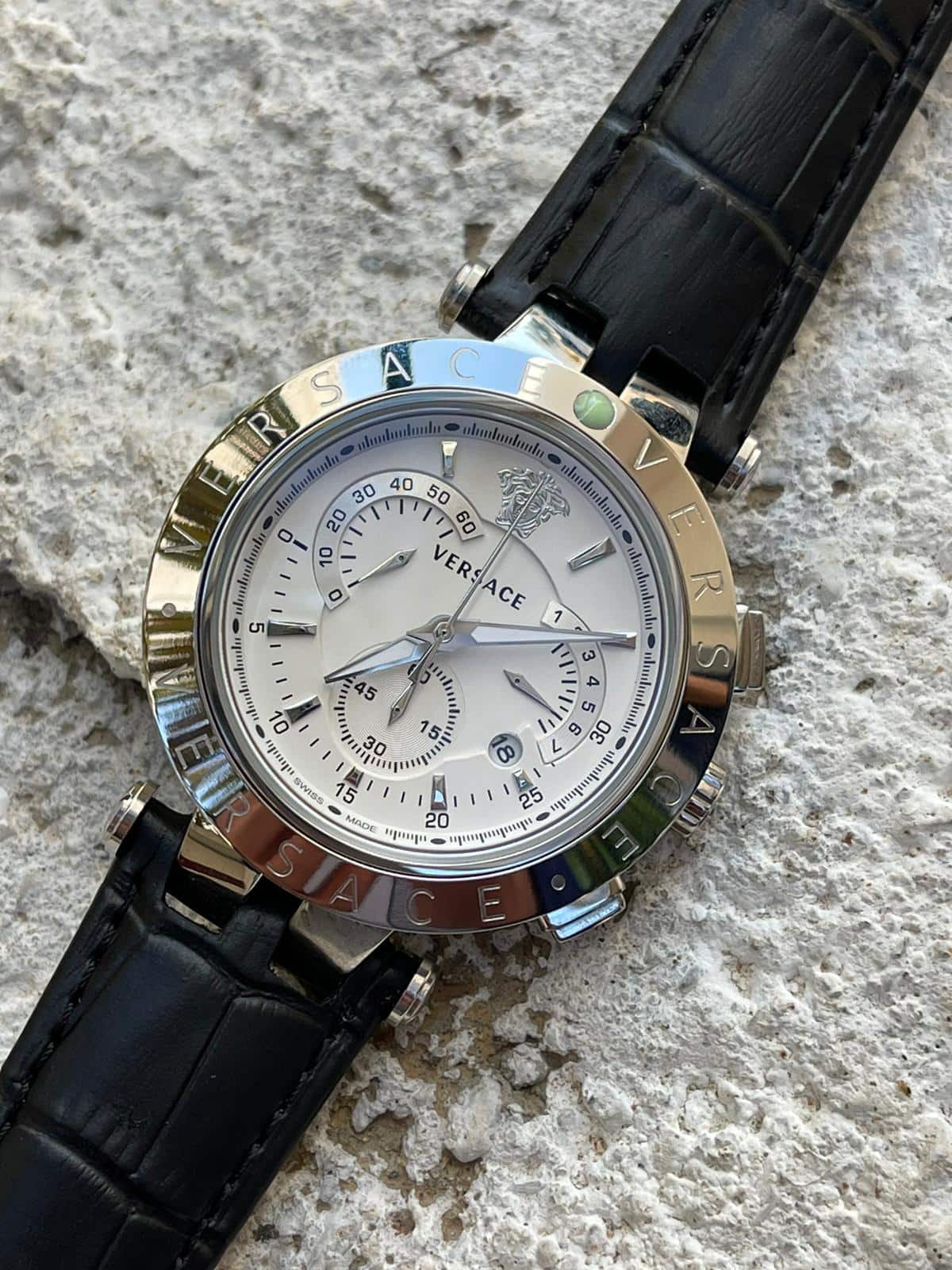 Versace Beyaz Kadran Siyah Deri Kordonlu Erkek Saat Modeli L-751