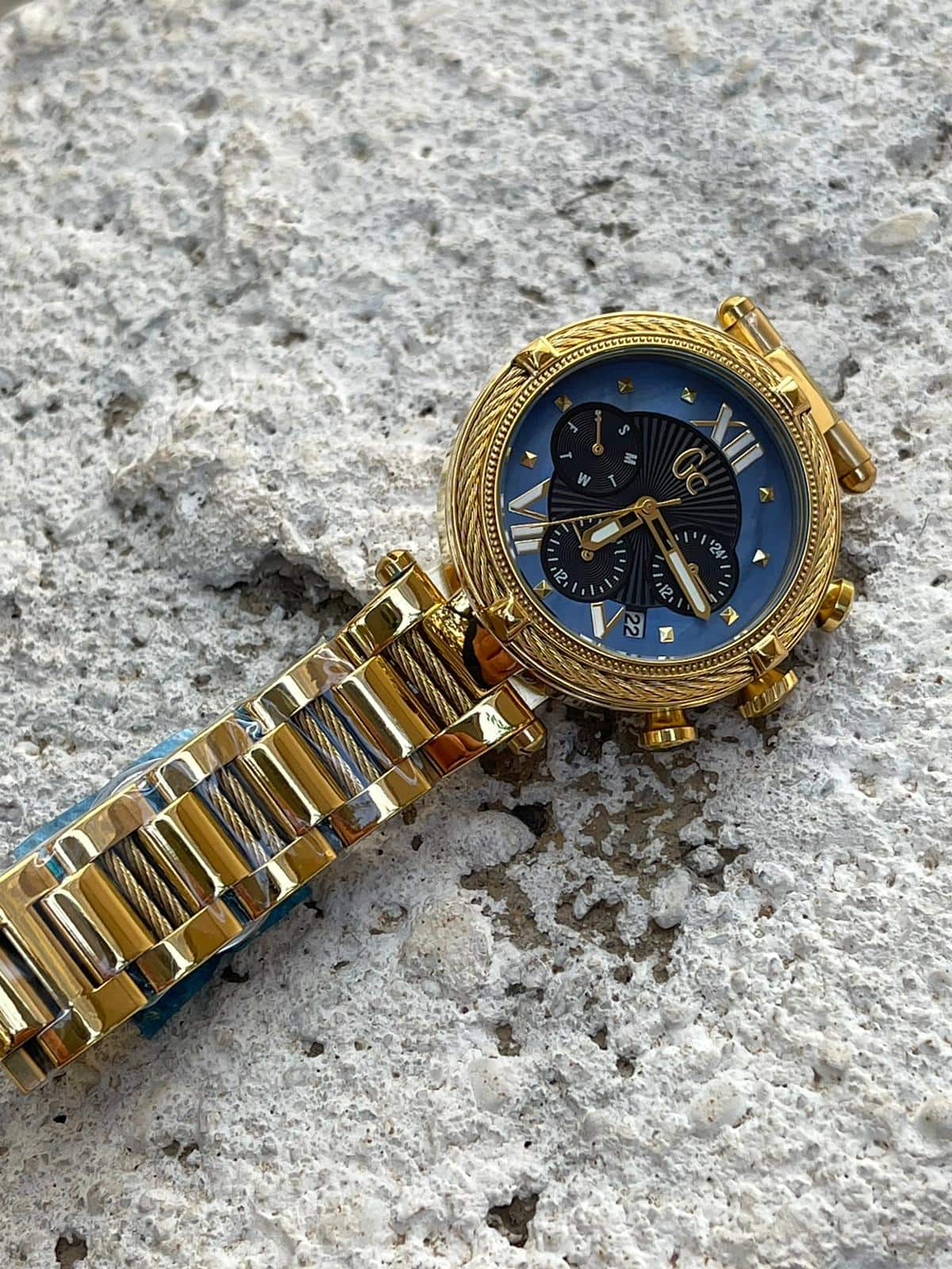 Guess Mavi Kadran Gold Çelik Saat L-671